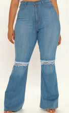 Load image into Gallery viewer, PLUS SIZE KNEE SLIT WIDE LEG JEANS