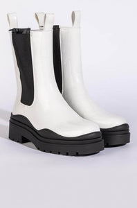 GHOSTED FLATFORM CHELSEA BOOT IN BLACK WHITE